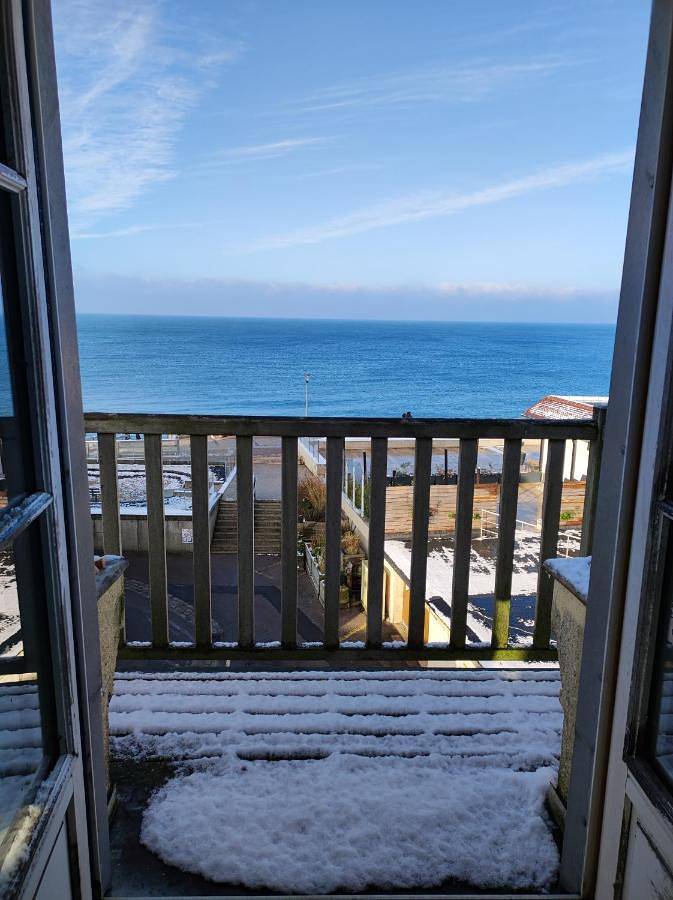 Les Galets Bleus in Falaises d'Etretat, Étretat