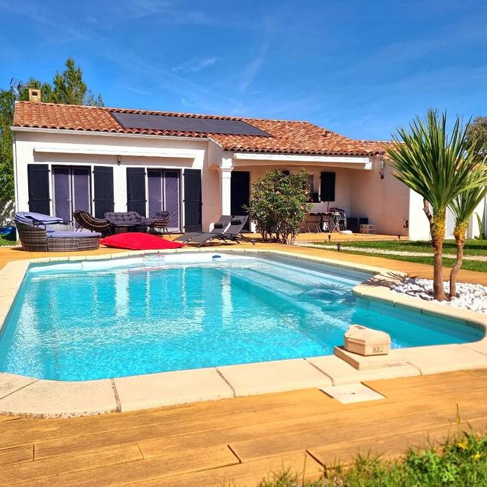 Maison de vacances pour 10 personnes, avec Terrasse et Jardin ainsi que Piscine et Vue à Gignac-la-Nerthe