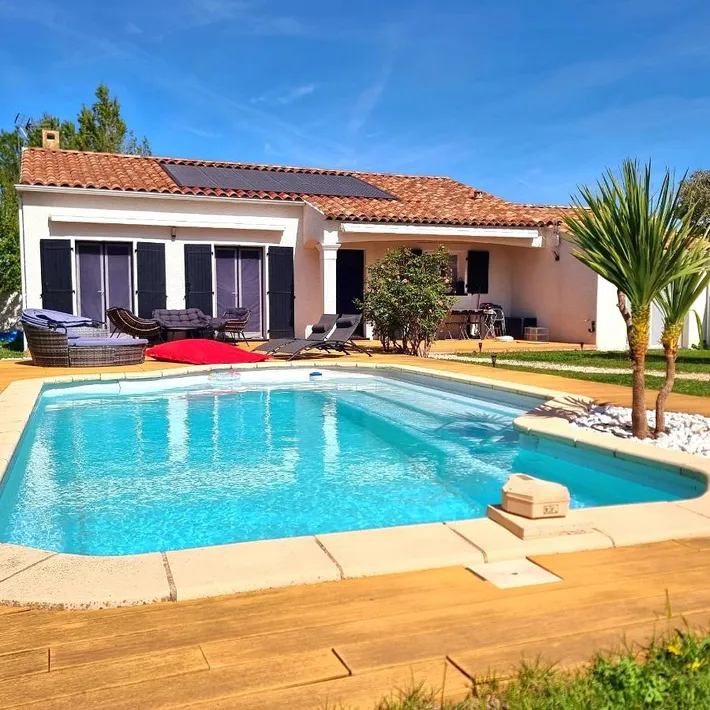 Villa für 10 Personen, mit Ausblick und Garten sowie Pool - 1