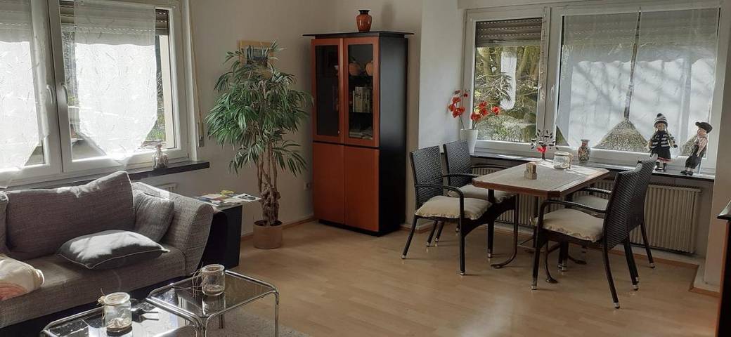 Ferienwohnung für 6 Personen, mit Garten und Sauna sowie Ausblick in Windeck