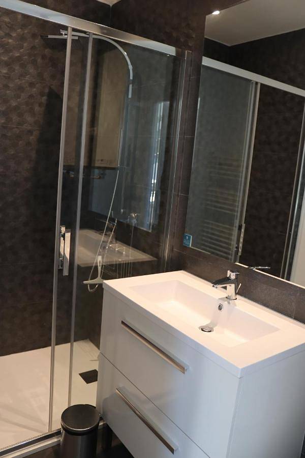 Appartement entier, "Le 104" studio cosy proche de Rouen avec parking in Mont-Saint-Aignan, Région de Rouen