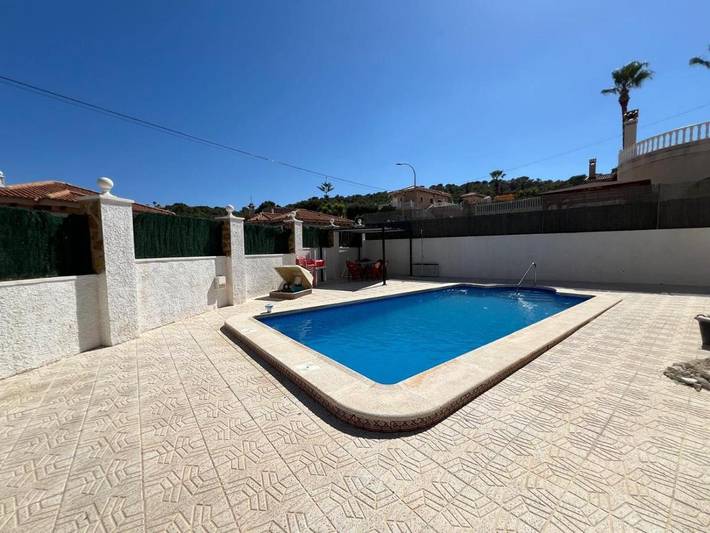 Casa rural para 6 personas, con Terraza además de Jardín y Piscina en San Miguel de Salinas