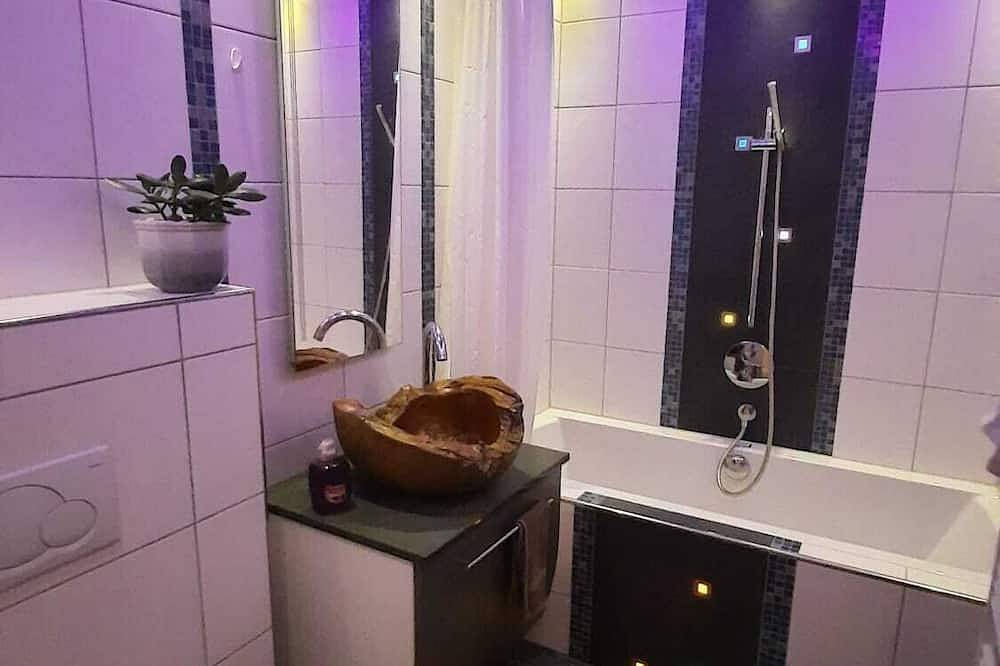 Ganze Wohnung, Moderne Ferienwohnung in ruhiger Stadtrandlage für 3 Personen in Dornstetten, Mittlerer Schwarzwald
