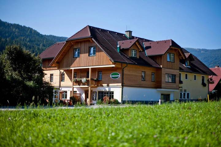 BnB für 4 Personen, mit Terrasse und Ausblick sowie Garten in St. Georgen ob Murau