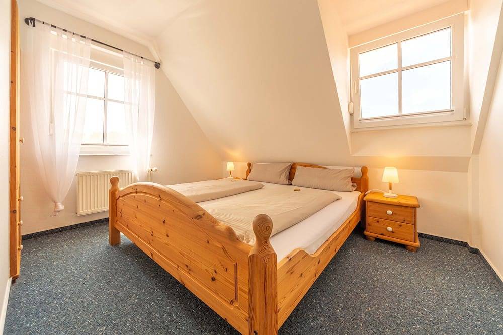 Lüttje Huck Ferienwohnung 1 - mit Seeblick & Sauna in Aurich, Landkreis Aurich