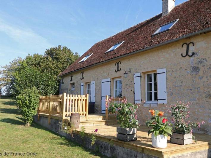 Location de vacances pour 8 personnes, avec Terrasse et Jardin à Le Pin-la-Garenne