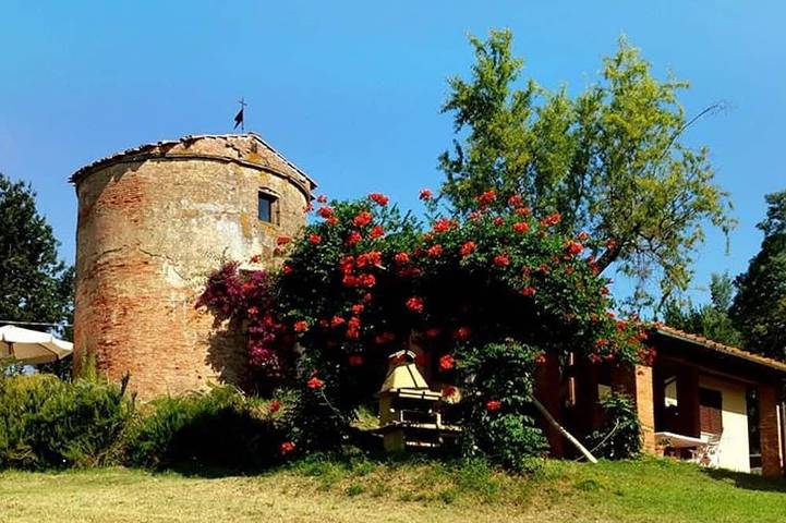 Windmill a little paradise in Fauglia, Riviera Toscana