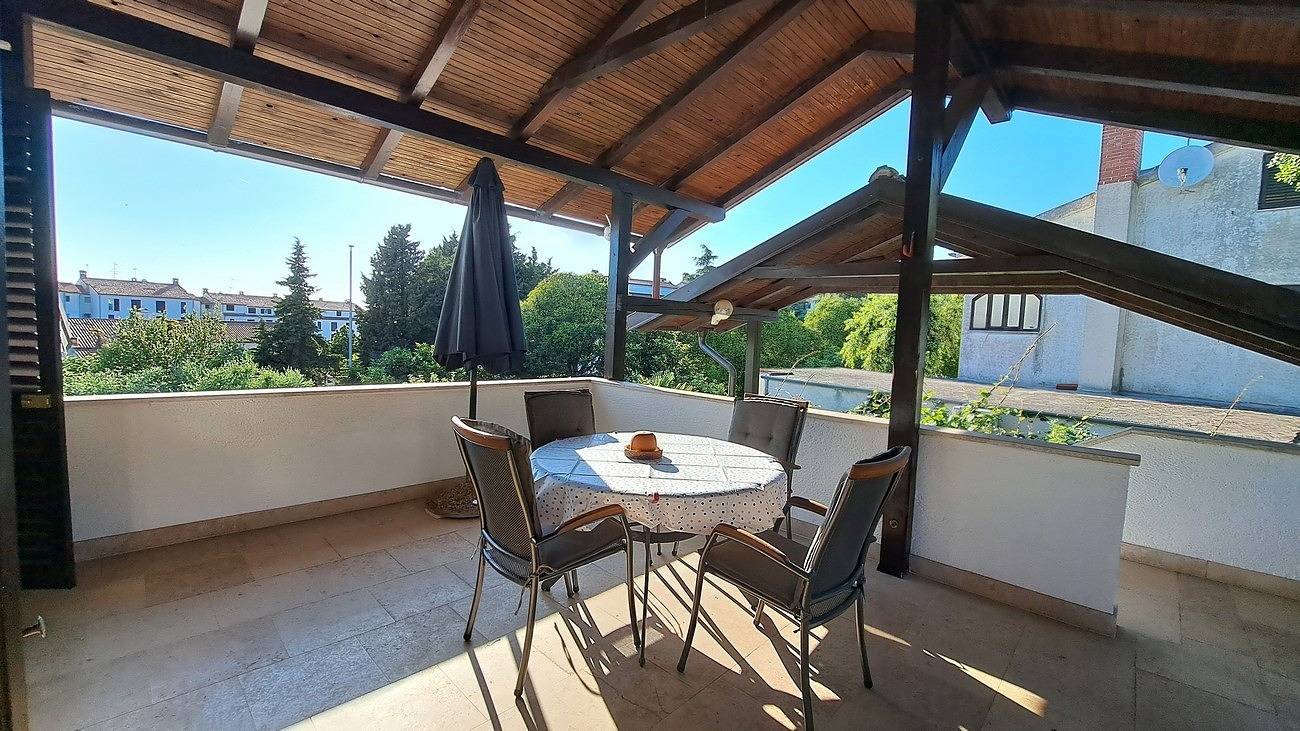 Ganze Wohnung, 1-Zimmer-Ferienwohnung mit Terrasse Porec A-23561-b in Poreč, Grad Poreč