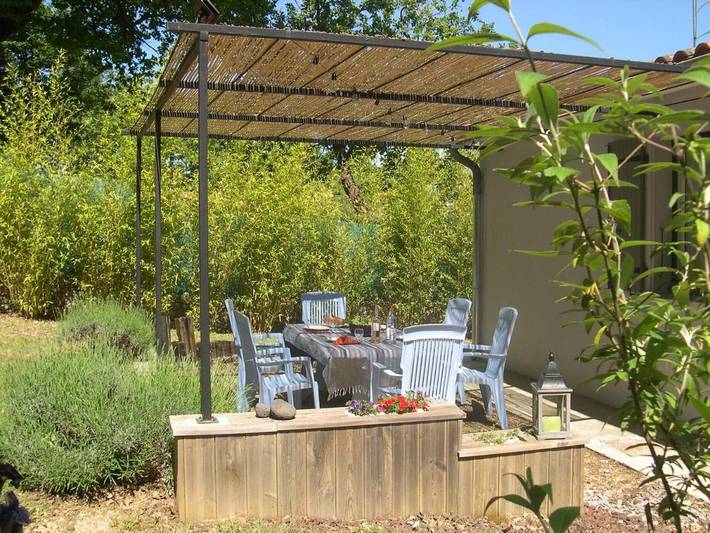 Location de vacances pour 4 personnes, avec vue et jardin, animaux acceptés à Chauzon - 3