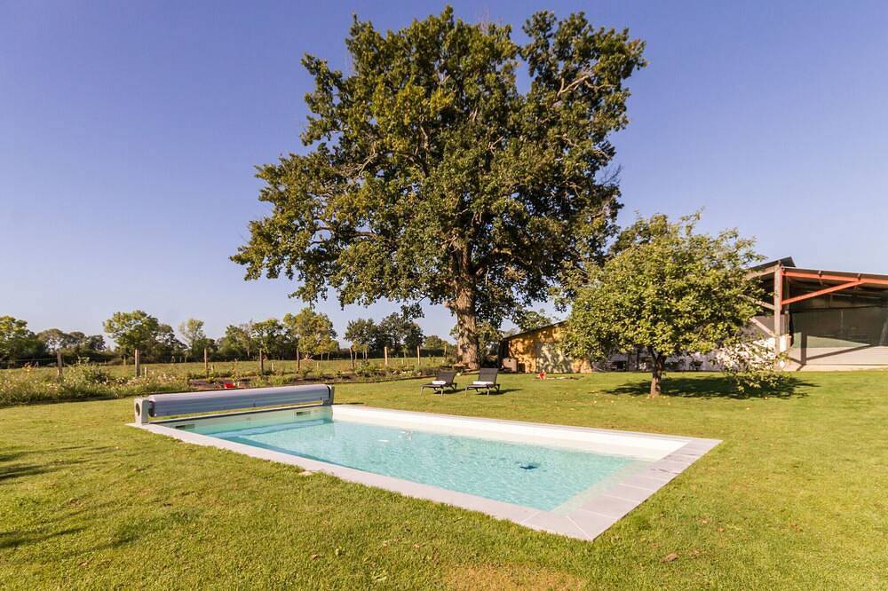 Estudio Bohême con terraza y aparcamiento, cerca de Planète Sauvage in Planète Sauvage, Port-Saint-Père