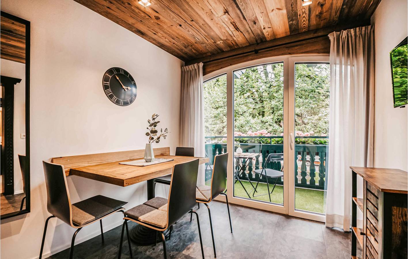 Ganze Ferienwohnung, Gemütlicher Skiurlaub: 1 km bis zum Alpendorf, WLAN, Küche, Parkplätze und mehr! in Wagrain, Ski Amadé
