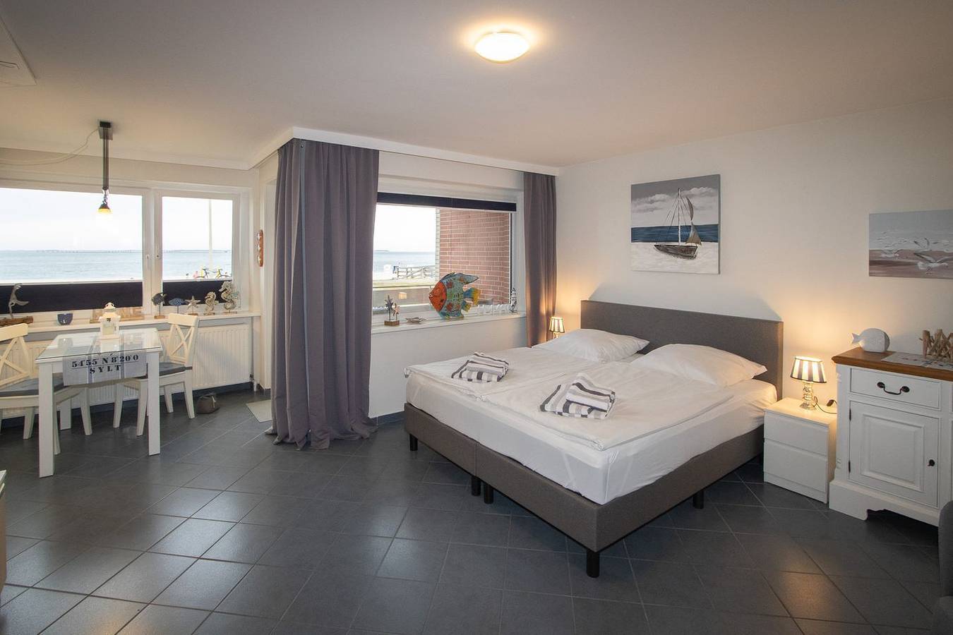 Ganze Wohnung, Modernes Appartment mit Balkon in zentraler Lage mit Blick auf den Oststrand ! in Hörnum, Sylt