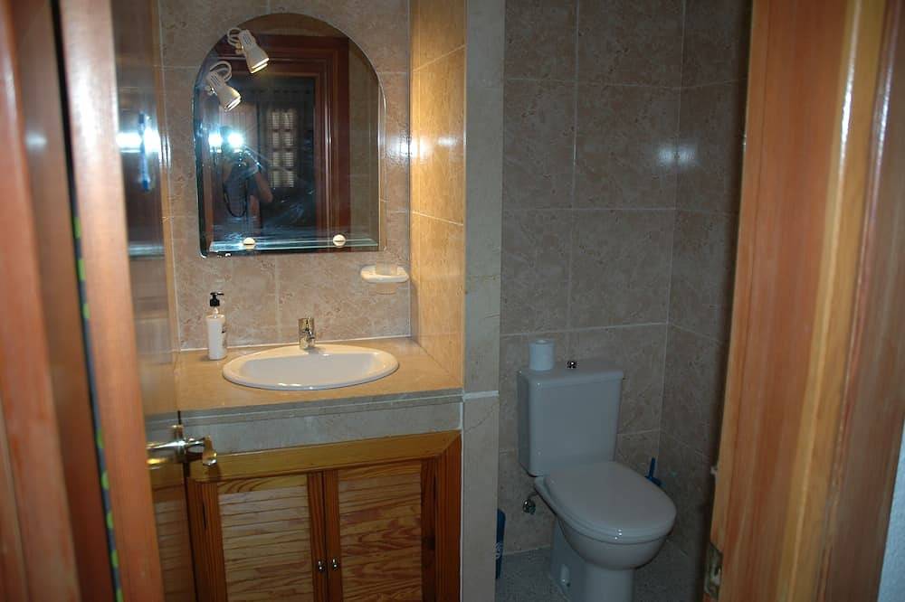 Cosy Bungalow with terrace overlooking swimming pool. in Torre de la Horadada, Pilar de la Horadada