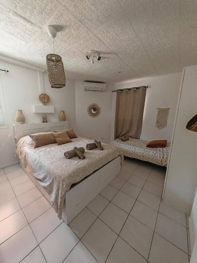 Gîte pour 5 personnes, avec piscine et terrasse ainsi que vue et jardin, animaux acceptés à Saint-Gély-du-Fesc - 4