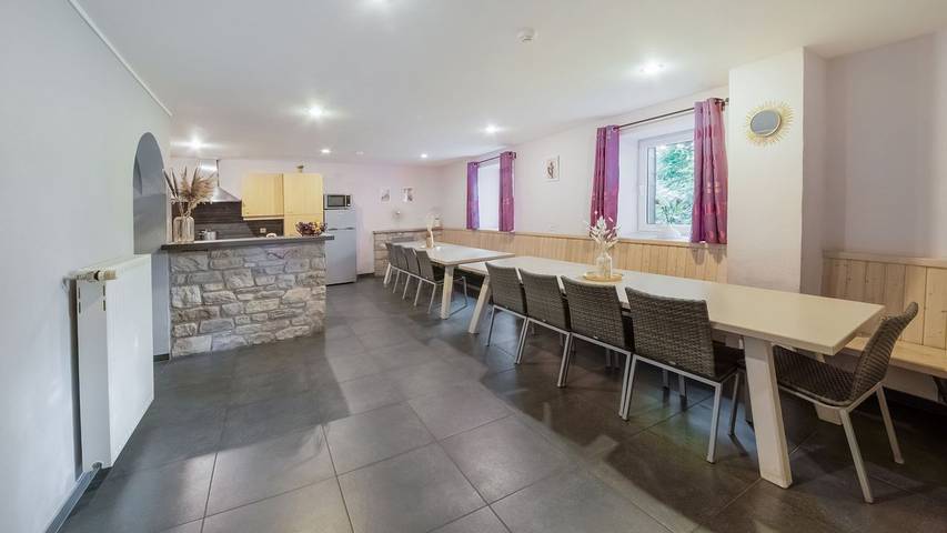 Location de vacances pour 23 personnes, avec sauna ainsi que jardin et jacuzzi à Waimes - 3