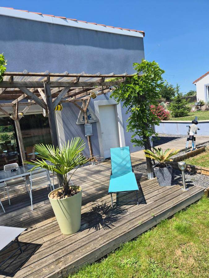 Maison de vacances pour 6 personnes, avec Jacuzzi et Terrasse ainsi que Jardin et Vue