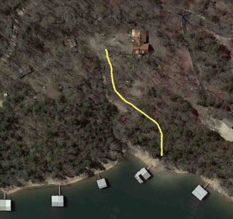 Vacation House for 12 Guests in Beaver Lake, Ozark Mountains