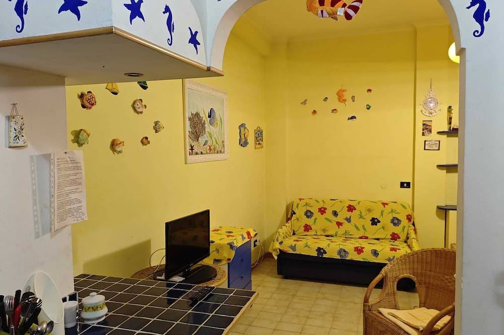 Schöne Wohnung im touristischen Dorf \"Rio Claro 1\" in Fondi, Pontinische Ebene