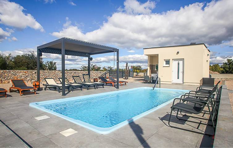 Gemütliches Mobilheim in der Nähe des Visovačko-Sees mit Pool und Terrasse in Dalmatinisches Zagora