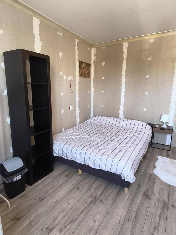 Appartement de vacances entier, Family Room with Shared Bathroom in Dompierre-sur-Besbre, Allier