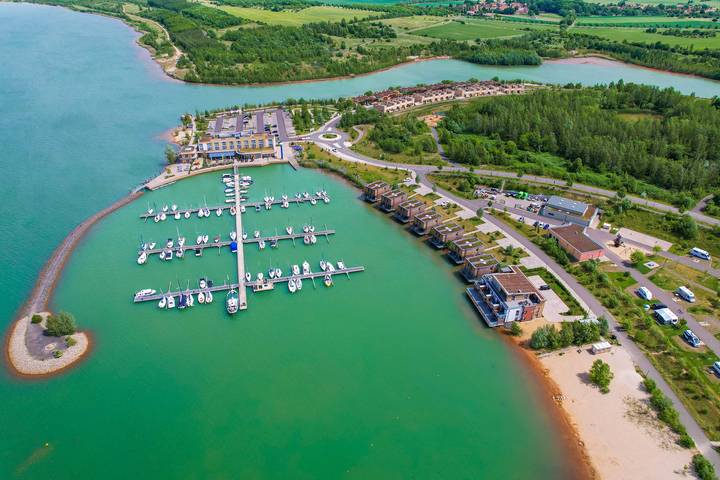 Ferienwohnung für 5 Personen, mit Balkon und Terrasse sowie Sauna und Ausblick am Störmthaler See