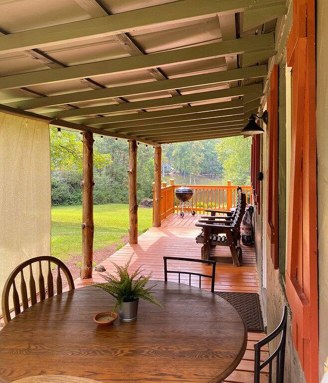 Charming Fishing Cabin w/ lake view near Stone Mountain in Gwinnett County