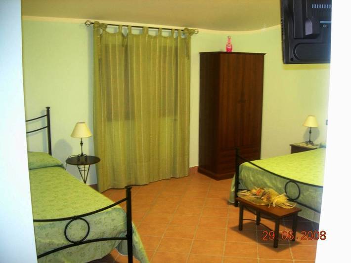 Location de vacances pour 2 personnes, avec Balcon et Terrasse ainsi que Jardin et Vue à Nicolosi - 3