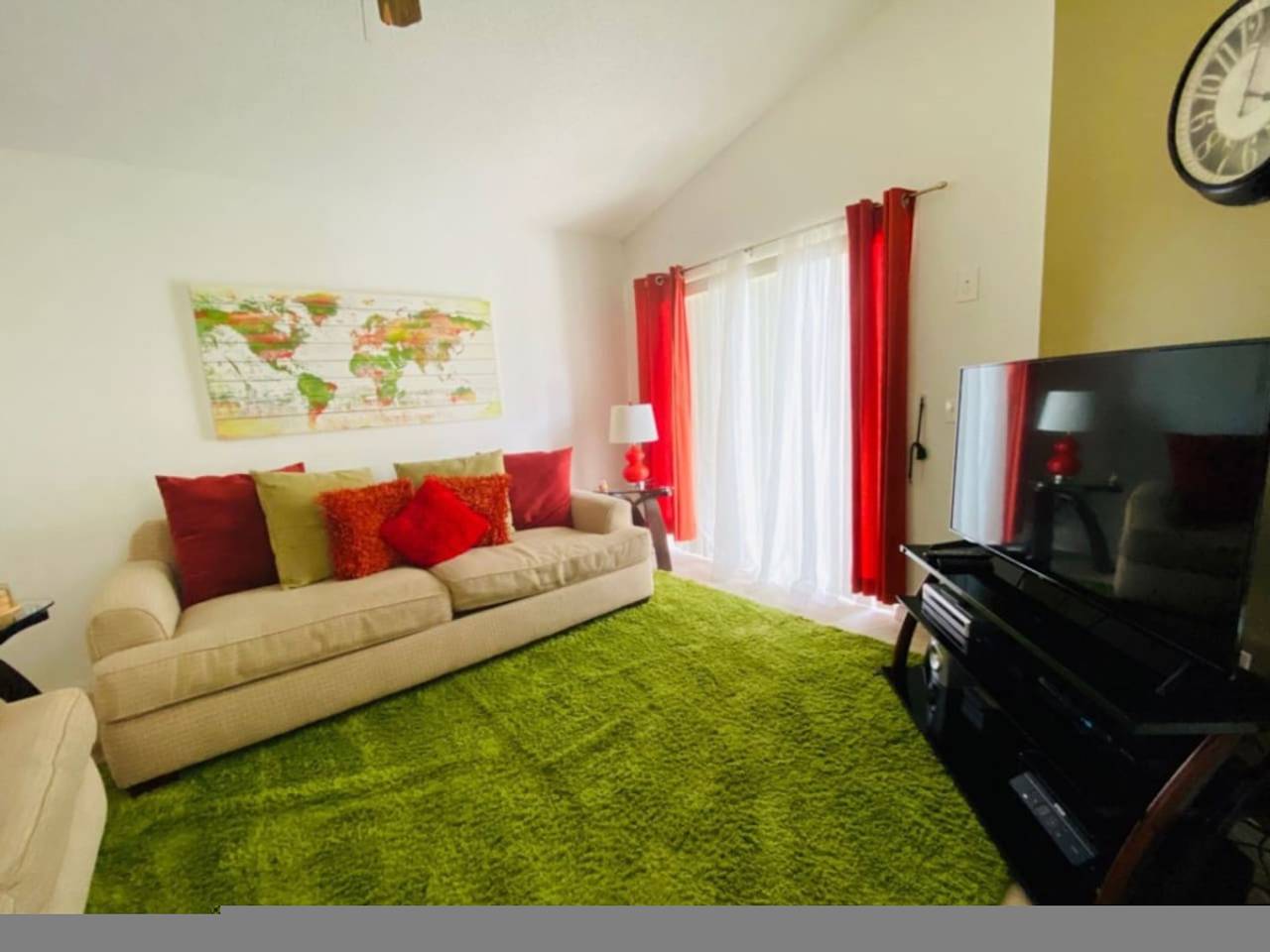 Lagoon Retreat | 4-Bedroom Villa with Vaulted Ceilings & Private Pool in Haines City, Zentral Florida