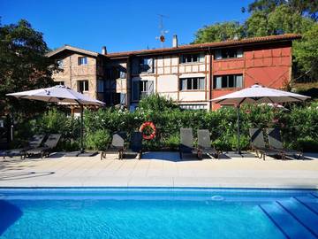 Hôtel pour 2 personnes, avec jardin ainsi que vue et piscine, animaux acceptés à Lekeitio