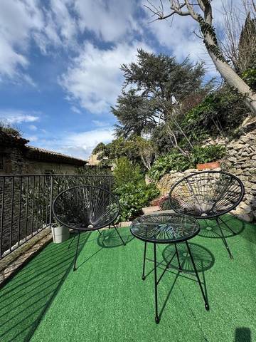 Gîte pour 2 personnes, avec jardin et terrasse à Séguret
