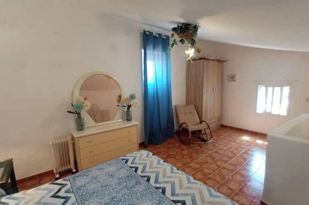 Mountain cortijo with sea view, 10 km from the beach of La Herradura. in La Herradura, Almuñecar