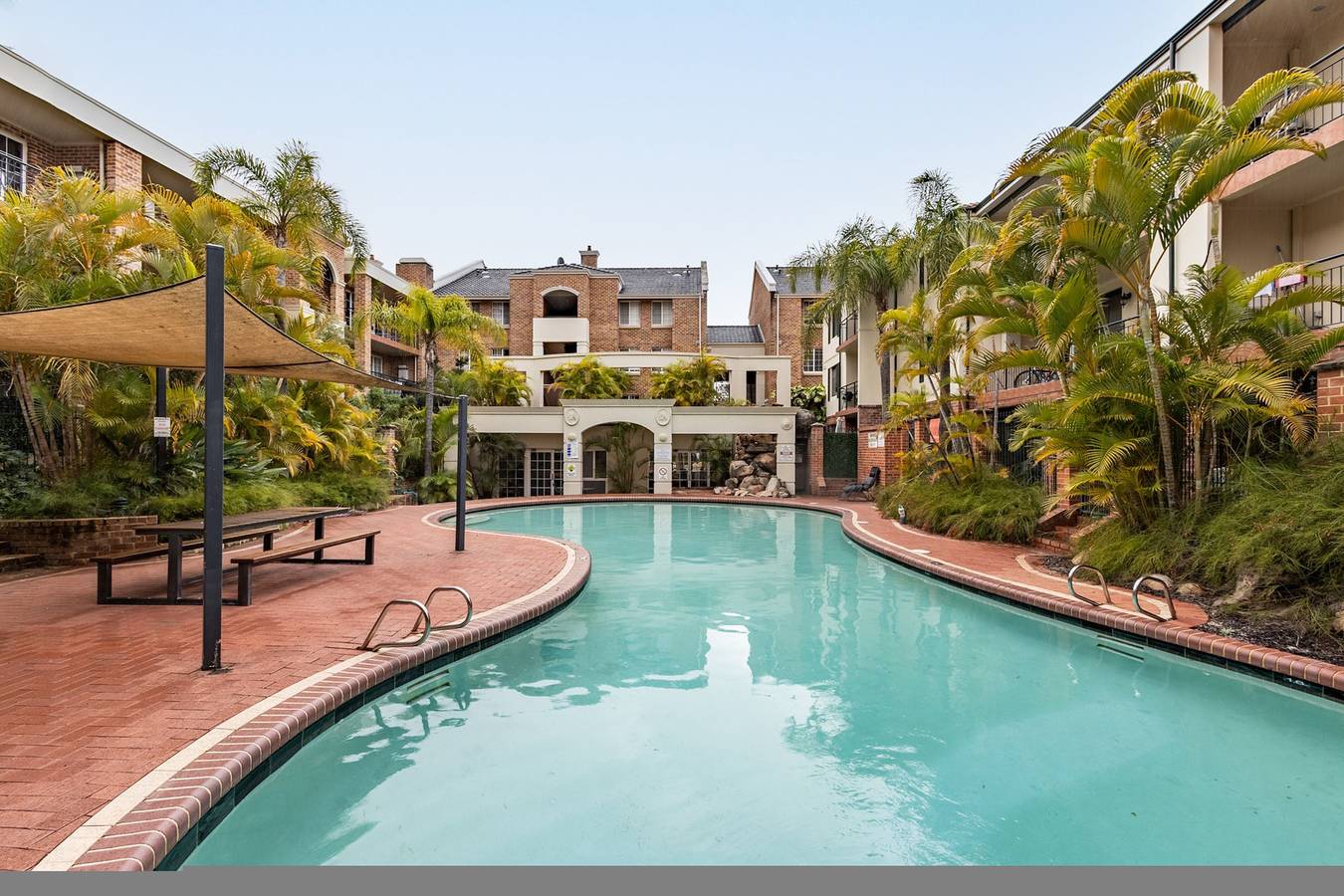 Entire apartment,  3Bdr + Sauna + Pool + Gym + Parking in East Perth, Perth