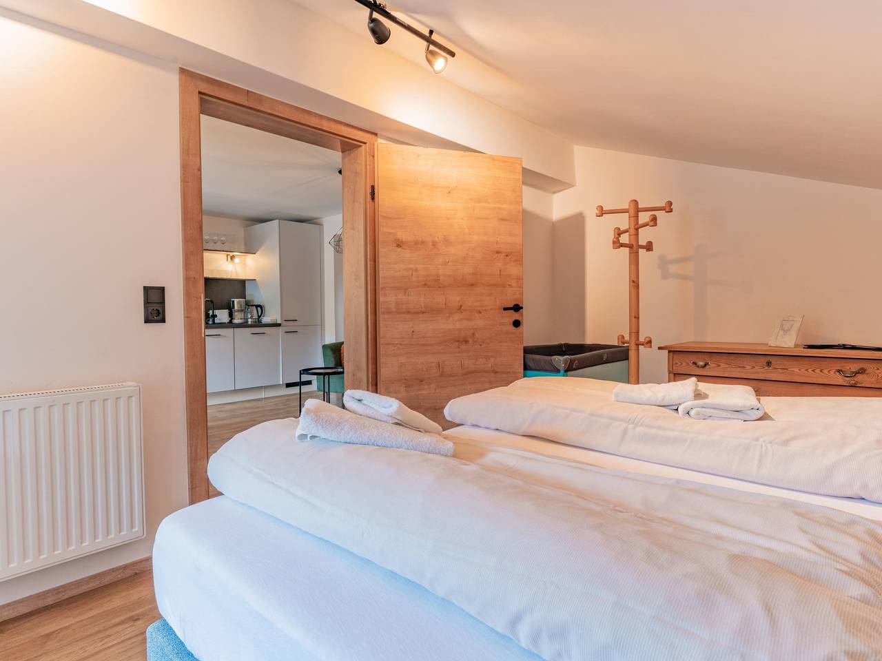 Ganze Wohnung, Großes Apartment in nur 1,3 km zum Skilift in Hopfgarten im Brixental, Kitzbüheler Alpen