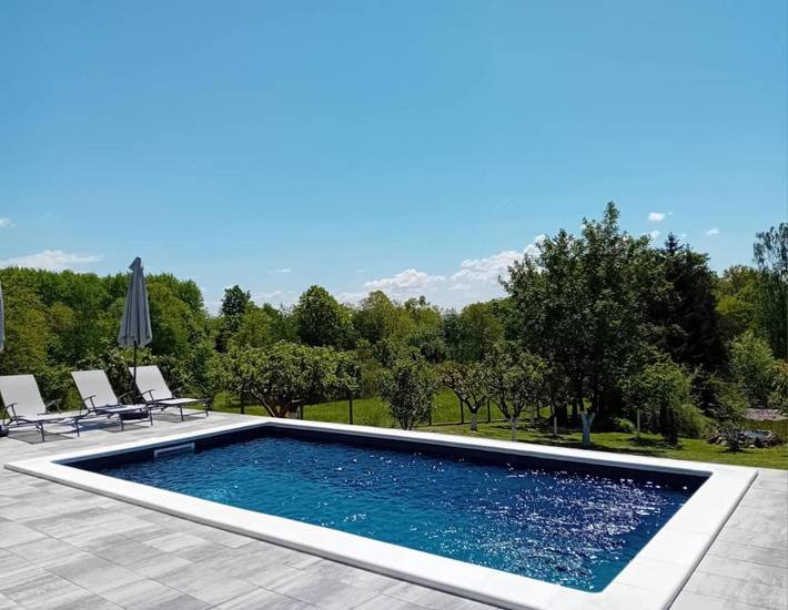 Dom dla 6 osób, z Balkon i Jacuzzi oraz Taras i Ogród w Slawonia