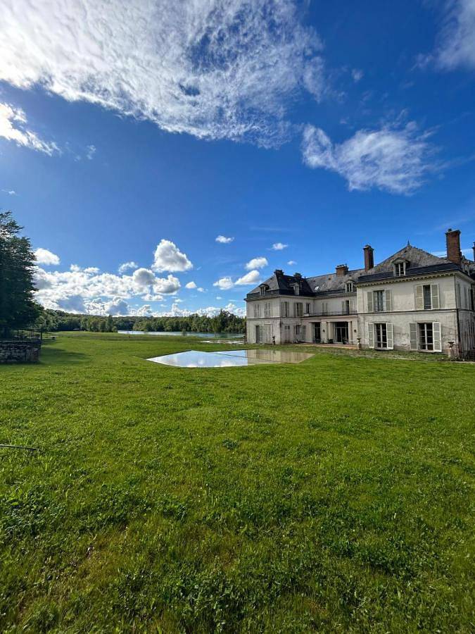 Location de vacances pour 26 personnes, avec Balcon et Terrasse ainsi que Piscine et Vue à Thomery