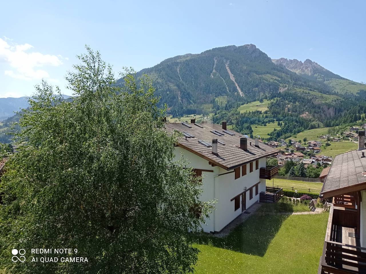 Appartamento intero, Appartamento 'Casa Al Sole' con vista sulle montagne, terrazza privata e Wi-Fi in Moena, Dolomiti Superski