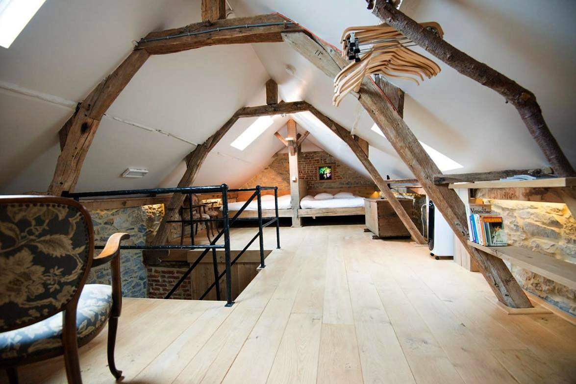 Large Double Room in Dinant, Région de Namur