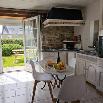 Gîte pour 3 personnes, avec jardin ainsi que vue et terrasse dans Lilia