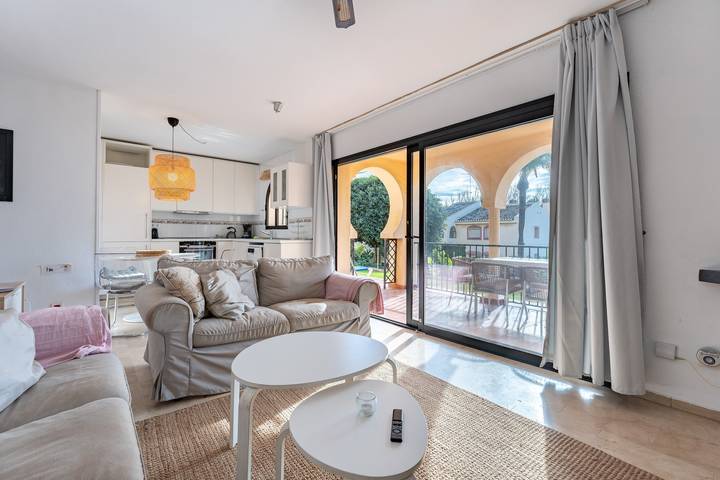 Apartamento entero, Apartamento 'Torre Oceano' con vistas al mar, Wi-Fi y aire acondicionado in La Cala de Mijas, Mijas