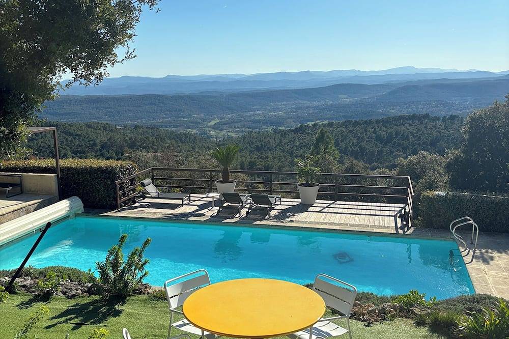 ¡Promoción Del 14/9 Al 21/9! Villa Turística Y Piscina Con Vistas Impresionantes in Tourtour, Region de Draguignan