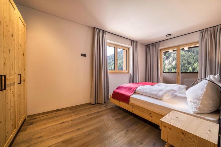 Ferienwohnung für 2 Personen, mit Garten und Seeblick sowie Balkon in Südtirol - 3