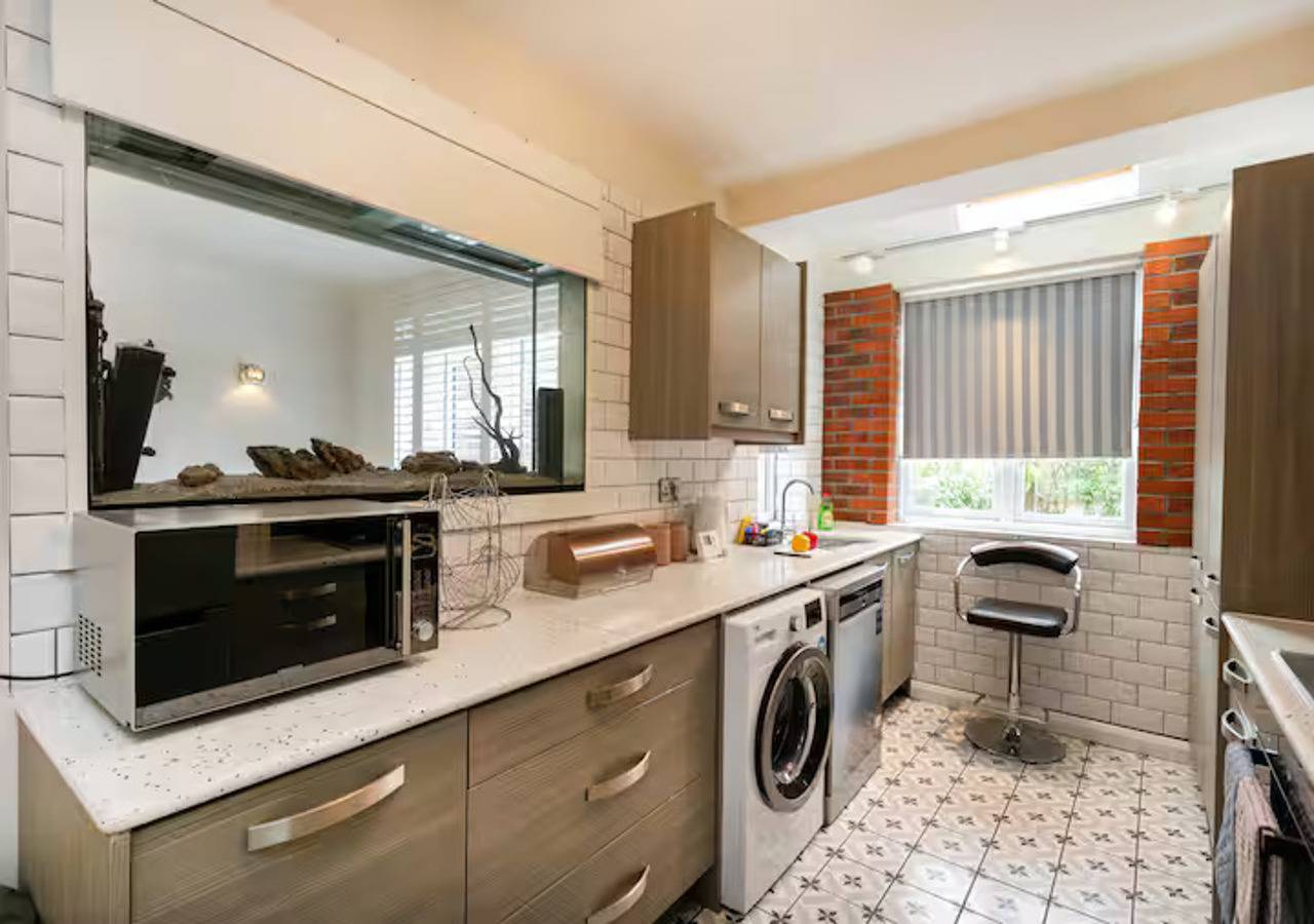 Beautiful Escape | Wi-Fi | Garden & Free Parking - Pass the Keys in Nottingham, East Midlands