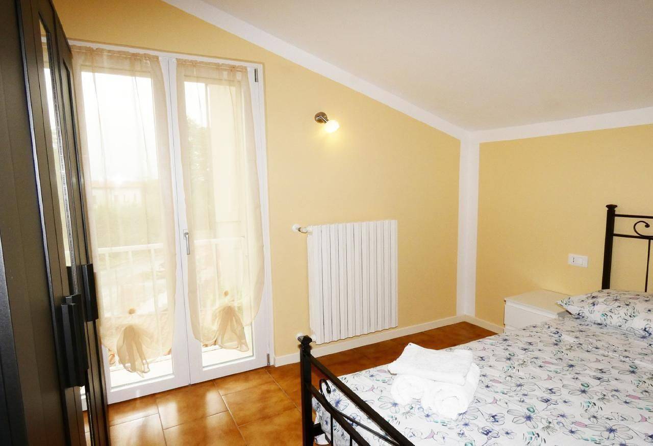 Ganze Ferienwohnung, Appartamento Miralago in Polpenazze del Garda, Gardasee-Berge