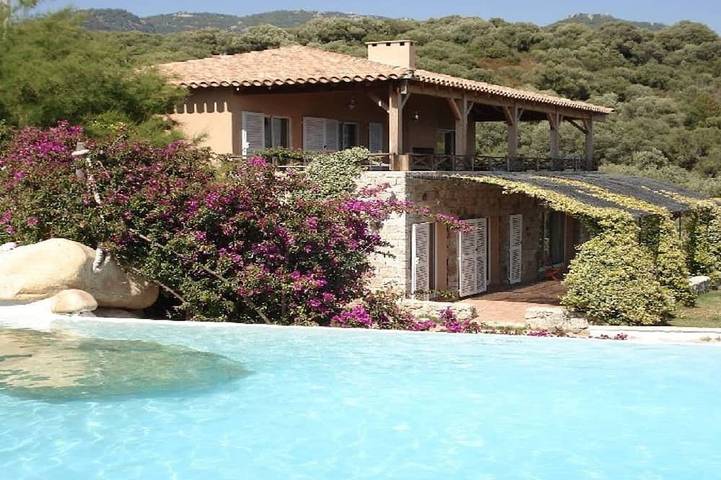Villa pour 14 personnes, avec Balcon ainsi que Terrasse et Jardin à Olmeto