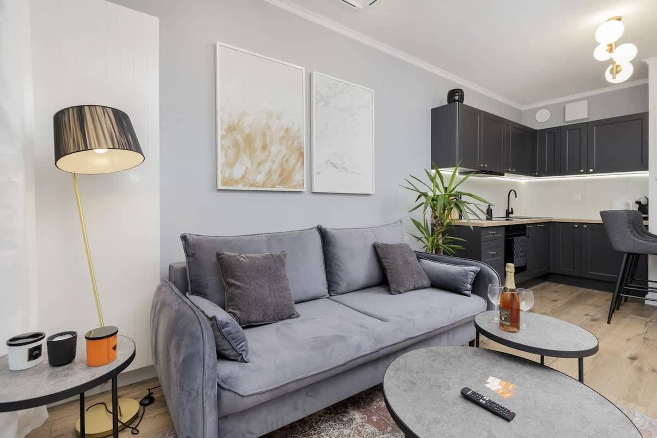 Appartement entier, Plac Unii - 1 Bedroom - City centre - 900 m Beach in Gdynia, Zatoka Gdańska