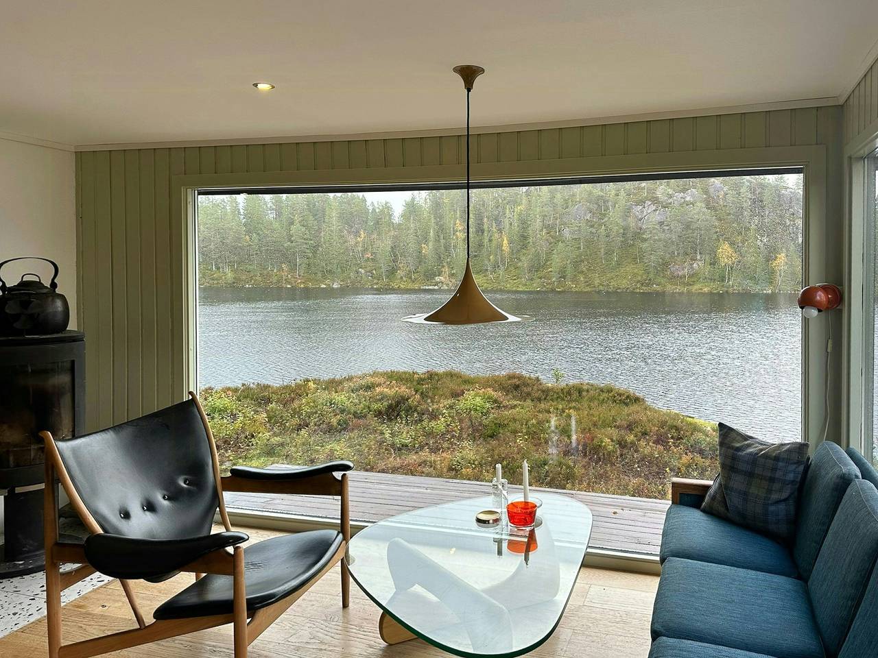 Designhütte am Bergsee in Rukkedalen in Åmli
