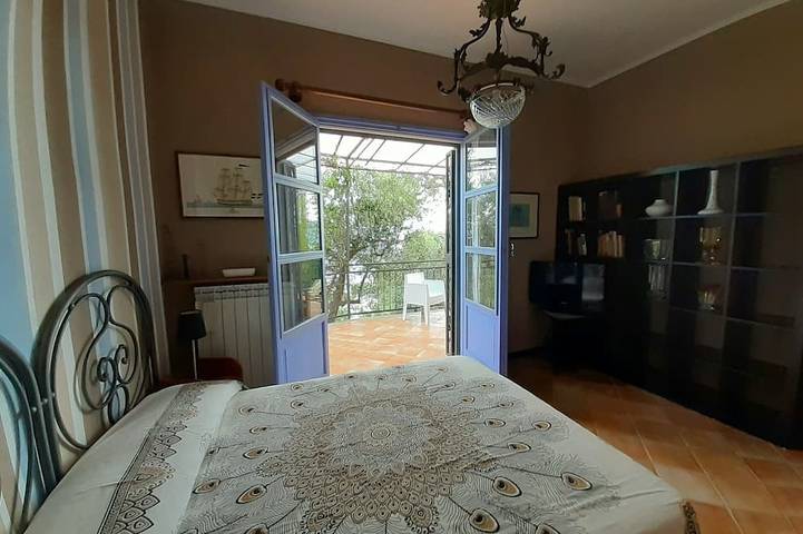 Herrliche Villa am Strand, umgeben von dem ruhigen Pinienwald von Andora in Andora, Riviera di Ponente