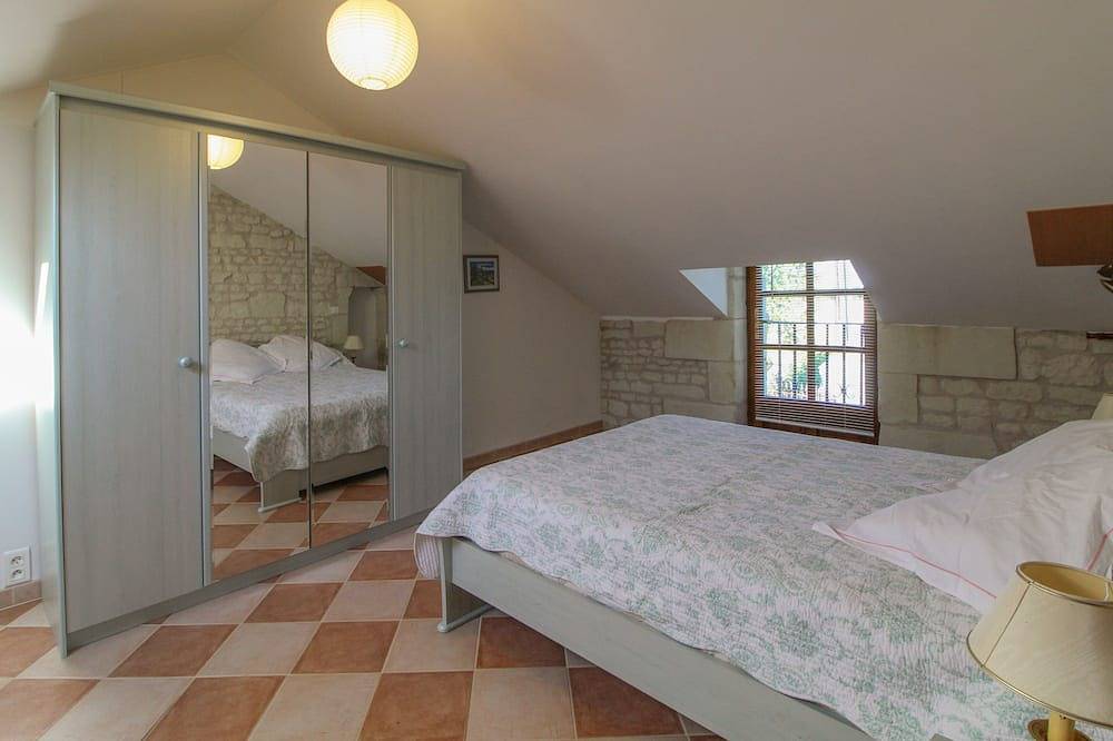Gîte fermette en pierres à la campagne in Prinçay, Vienne (France)