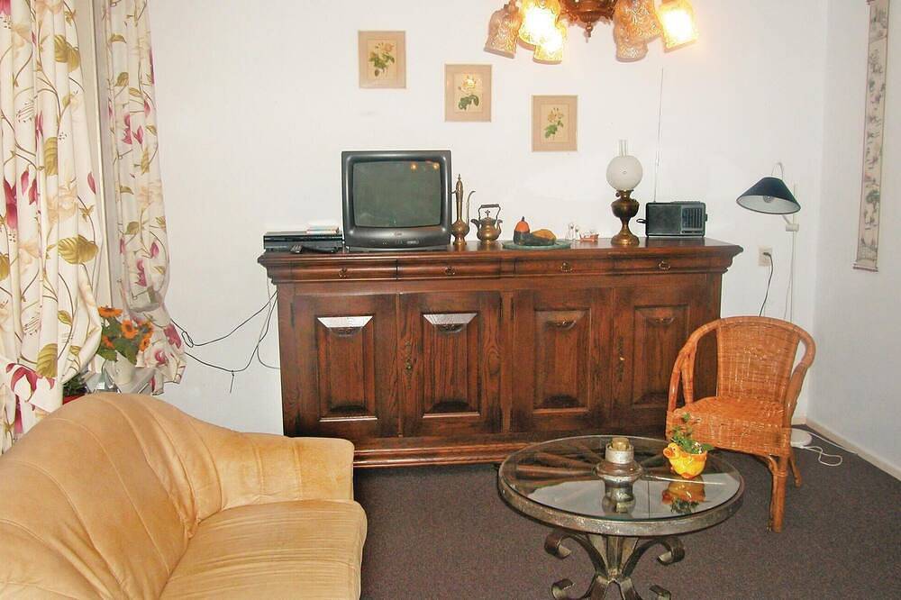 Entire apartment, Lovely apartment in Saaxumhuizen in North Sea Netherlands