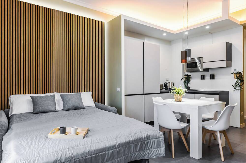 Ganze Wohnung, Rome Smart Sea - Modern cosy escape, 3 min to beach & Rome metro in Ostia, Rom